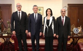 İmralı Heyeti'nden CHP'ye ziyaret.. Özel'den 'Leyla Zana' açıklaması