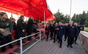 Devrim şehitlerini andı; Başkan Tugay'dan 'Laiklik' mesajı