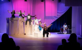 Don Kişot, İzBBŞT sahnesinde kapalı gişe prömiyer yaptı