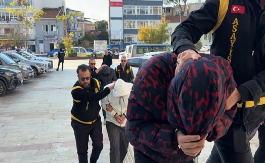 Eğlence mekanında tabancalı ve bıçaklı kavga: 1'i ağır, 2 yaralı