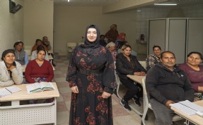 Emojilerle konuşuyorduk, şimdi okuma yazma öğreniyoruz