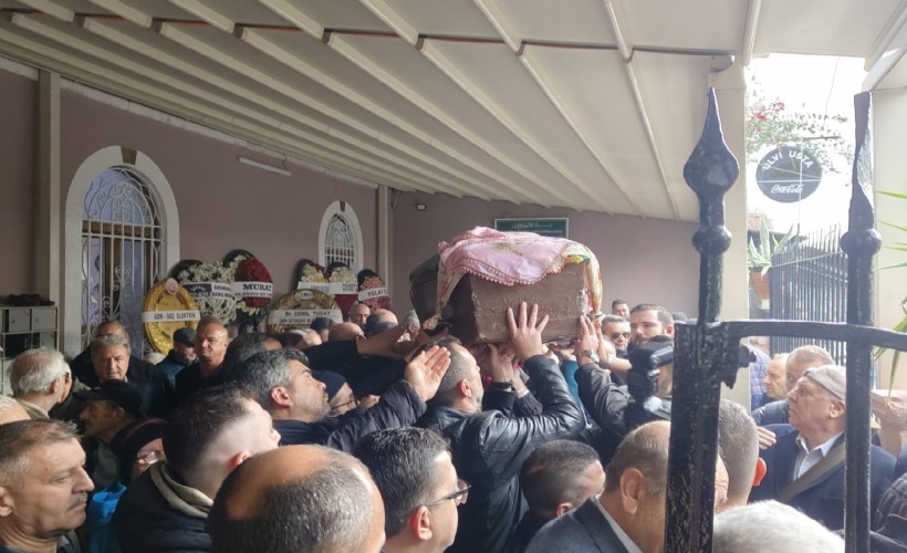 Erzene Mahallesi'nin 27 yıllık Muhtarı Ayşe Müjgan Pakyürek sonsuzluğa uğurlandı