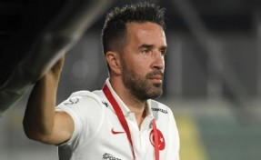 Eski Milli Futbolcu Gökhan Gönül de gözaltına alındı