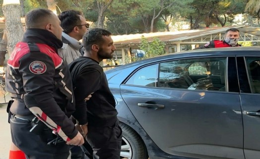 Firari hükümlü mutfak dolabına saklansa da yakayı ele verdi