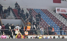 Göztepe-Beşiktaş maçı öncesi ve maçta olaylar çıktı