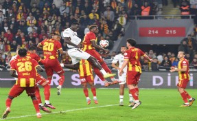 Göztepe’ye çifte darbe: Kupaya veda, evde ilk mağlubiyet!