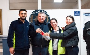 Güzelbahçe Belediyesi personelinden örnek davranış