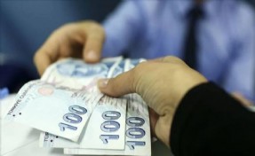 Çok konuşulan yasa resmileşti: Emekli olmak zorlaştırıldı, maaşlarda kesinti dönemi başladı