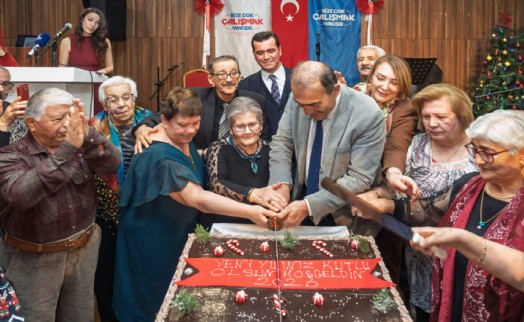 Huzurevinde yeni yıl coşkusu