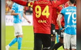 Isaac Solet'ten Göztepe paylaşımı geldi