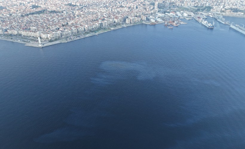 İzmir Körfezi’ne bir darbe daha: Tugay’dan yetkililere ‘acil önlem’ çağrısı!