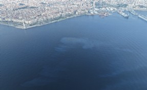 İzmir Körfezi’ne bir darbe daha: Tugay’dan yetkililere ‘acil önlem’ çağrısı!