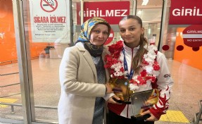 İzmir'in gururu Elif Dünya Şampiyonluğunu kaybettiği babasına adadı