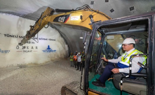 İzmir trafiğine neşter: Ulaşım projeleri tamamlanıyor!