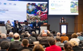 İzmir’de kooperatifçiliğe mercek tutuldu