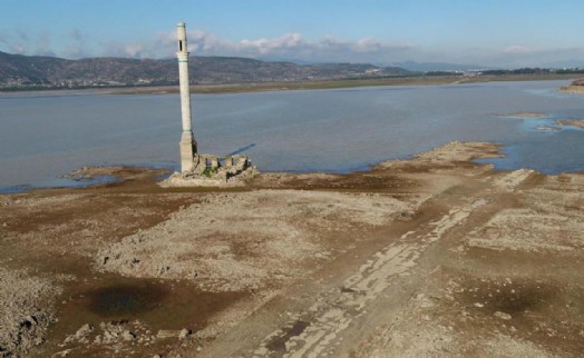 İzmir’de su krizi derinleşiyor: Yeni tasarruf planı açıklanacak!