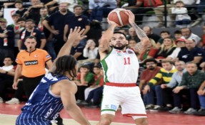 Karşıyaka lider Beşiktaş'ı ağırlıyor