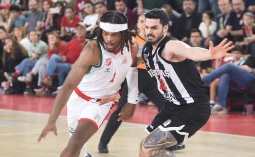 Karşıyaka potada direnemedi