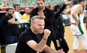 Karşıyaka potada pes etmedi