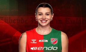 Karşıyaka voleybolda Buse'yi aldı