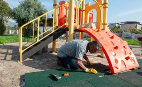 Karşıyaka’nın parkları tek tek yenileniyor