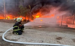 Katrancı Koyu'ndaki karavanda çıkan yangın diğerlerine sıçradı