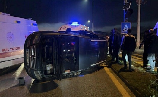 Kavşakta feci kaza! 2 araç çarpıştı, 6 kişi yaralandı