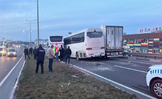 Kütahya’da 3 aracın karıştığı zincirleme kaza; 3 yaralı