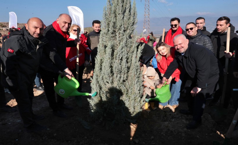 Menemen Belediyesi binlerce fidan dikti
