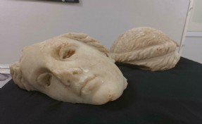 Metropolis'te Zeus'un kız kardeşi bulundu!