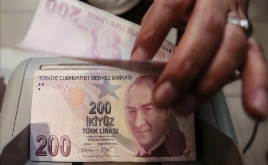 Mevduat faizi aşağı, kredi faizi yukarı...