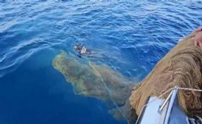 Muğla'da denizde hayalet ağ temizliği