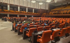 Muhalefetten Kültür Bakanı Ersoy'a Kartalkaya protestosu: Meclisi terk ettiler