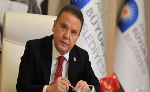 Muhittin Böcek hastaneye kaldırıldı!