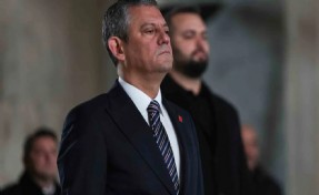 Özgür Özel ve Kurultay heyeti Anıtkabir’i ziyaret etti