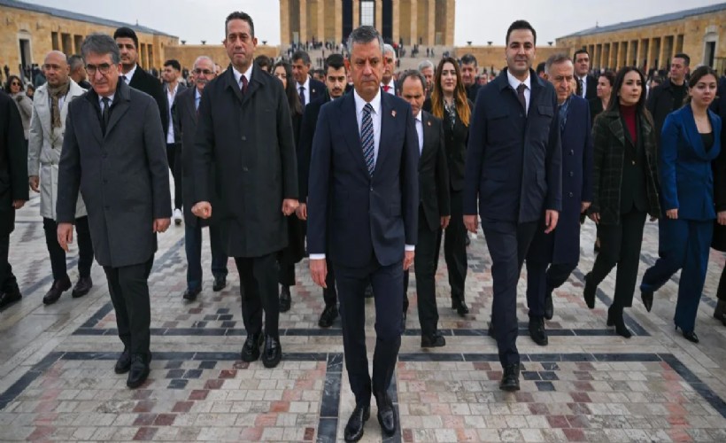 Özgür Özel, yeni PM ile Anıtkabir’i ziyaret etti