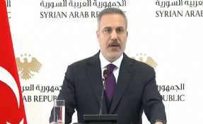 Şam’da büyük rezalet: Hakan Fidan konuşurken basın toplantısı bitirildi!