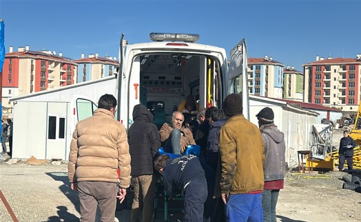 Şantiyede kule vinç kazası: 1 işçi yaralandı