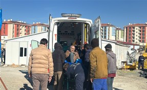 Şantiyede kule vinç kazası: 1 işçi yaralandı