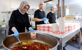 Seferihisar'da 250 vatandaşa her gün sıcak yemek!