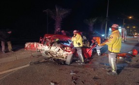 TIR’a çarpan otomobilin sürücüsü öldü