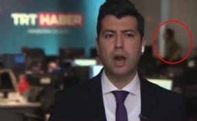 TRT Haber canlı yayınında ortalık karıştı: Ceketi fırlattı, 'Yeter!' diye bağırdı