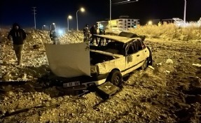 Takla atan otomobil tarlaya uçtu: 1 yaralı