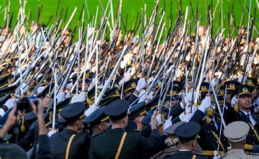 Teğmenlerin kılıçlı yemin töreninde yeni gelişme: Bir kişi hakkında ihraç kararı kaldırıldı