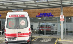 Ücretsiz dağıtılan çikolataları yiyen 20 öğrenci hastanelik oldu