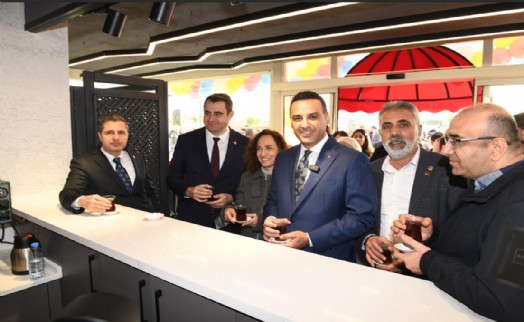 Çiğli’de CHP'li siyasilerin katılımıyla Uğur Mumcu Parkı hizmete açıldı