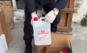 Yılbaşı öncesi İzmir’de kaçak alkol darbesi: 4 bin litre kaçak etil alkol ele geçirildi