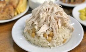 Yine tavuk, yine zehirlenme! 30 işçi hastaneye kaldırıldı