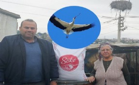 Aydın'da yılın ilk leyleğini gördü, bir çuval un kazandı