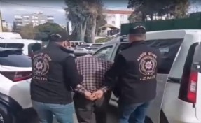Firari hükümlü çift, çatıdan kaçmak isterken yakalandı